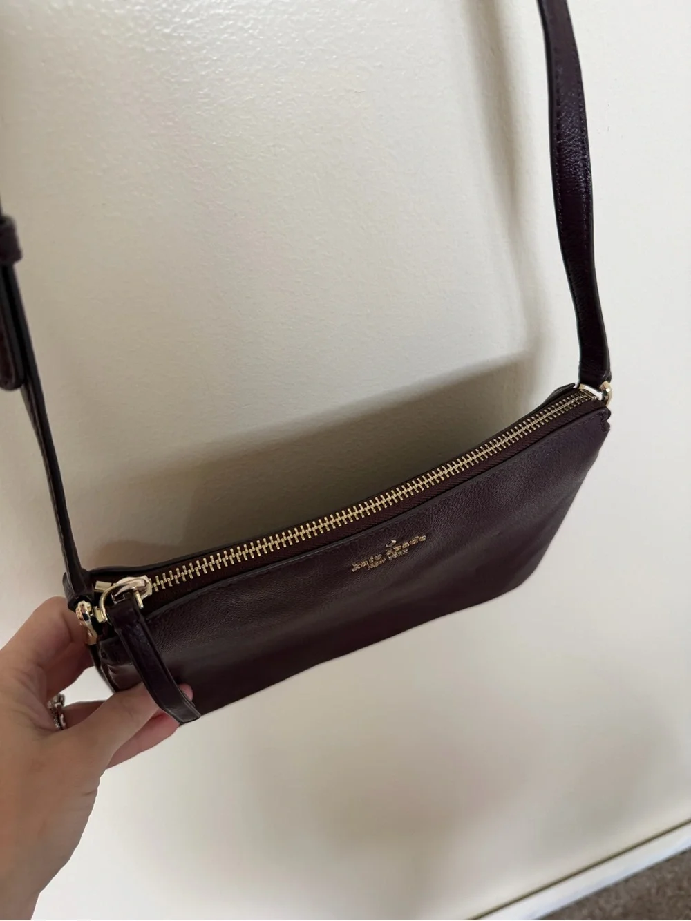 KATE SPADE Jackson Triple Gusset Crossbody Bag in Pebble Leather Cherrywood
